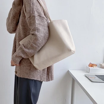 Новинка 2023, женская модная сумка, однотонная Высококачественная модная сумка для мамы, универсальная простая сумка-тоут из мягкой кожи Изображение 2