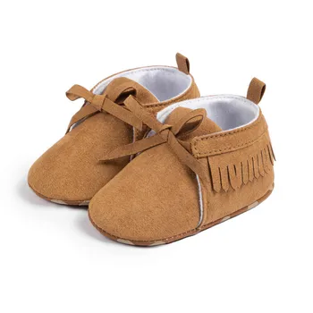 Повседневная обувь для маленьких девочек на плоской подошве из искусственной кожи премиум-класса, легкая обувь для кроватки для первых ходунков с кисточками, вещи для новорожденных, аксессуары