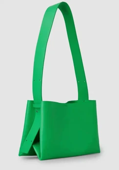 Маленькая кожаная женская маленькая геометрическая сумка на одно плечо 2023, осенне-зимняя новая горизонтальная сумка-тоут из зеленой кожи